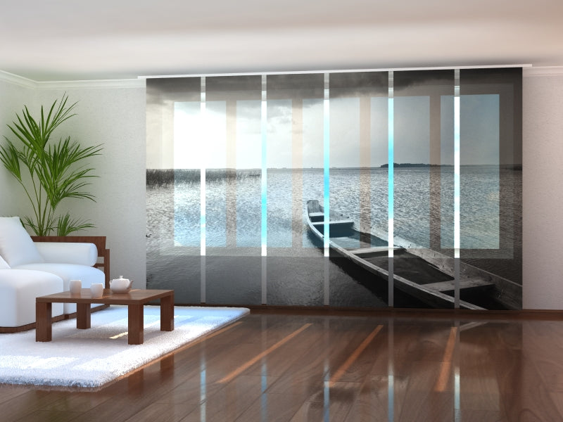 Paneles Japoneses Barco Solitario en un Lago