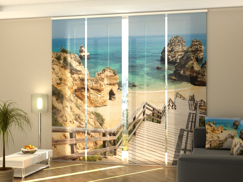 Set de 4 Paneles Japoneses con un Riel de 4 vías, Escalera de Madera a una Hermosa Playa del Algarve, Medidas: 60x300 cm